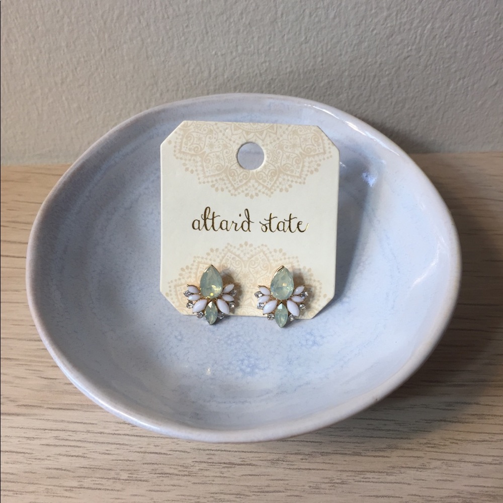 Green earing/stud, Altaid State